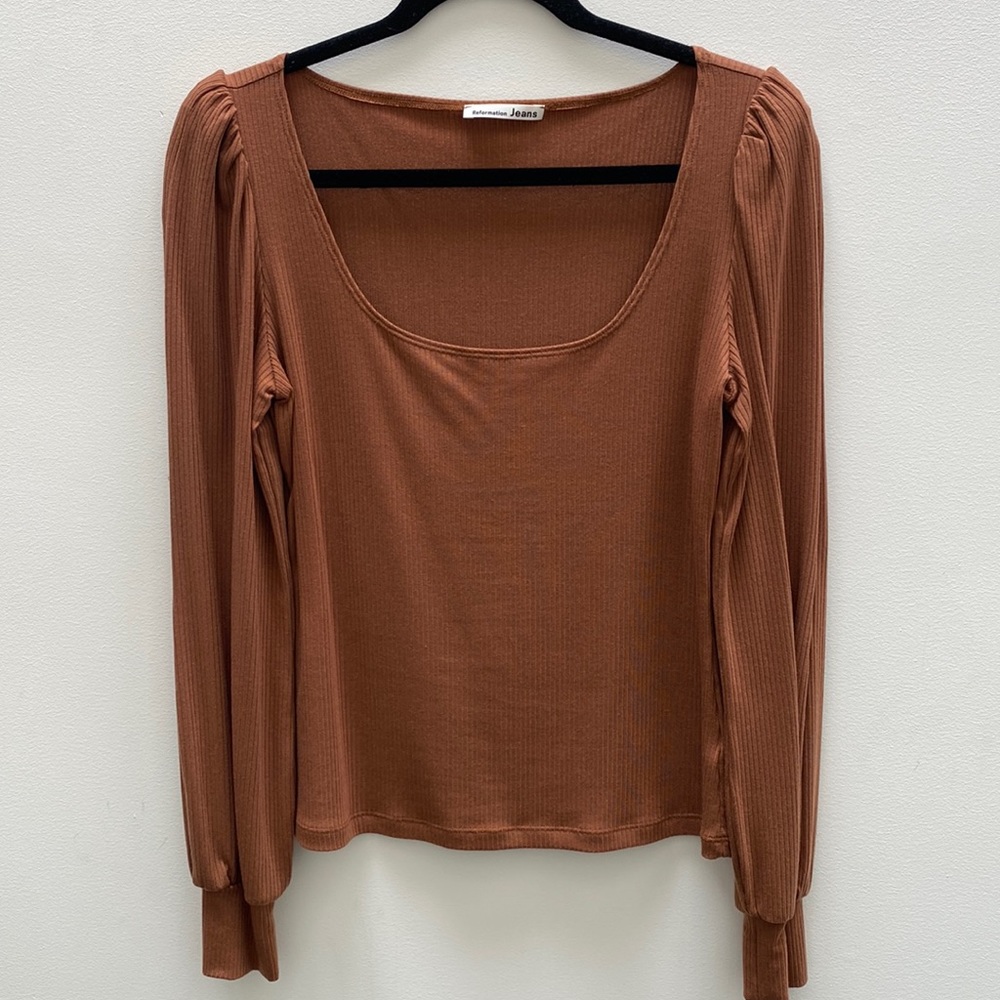 Reformation NWOT L/S top. Gathered at the shoulders. Excellent condition